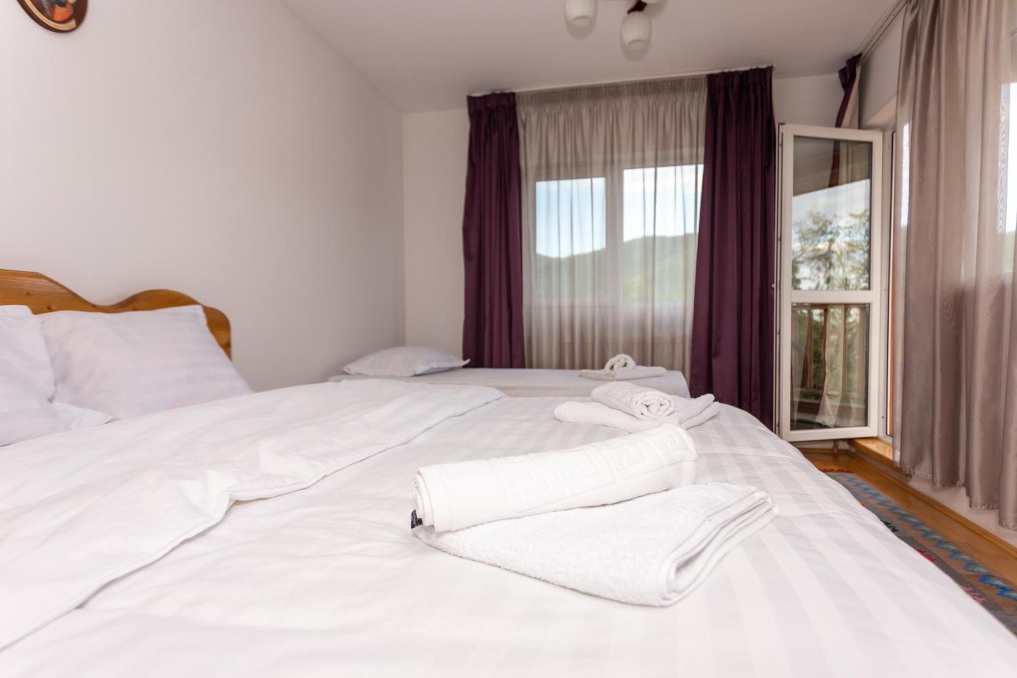 Casa Rumelia Paltineni Ngoại thất bức ảnh