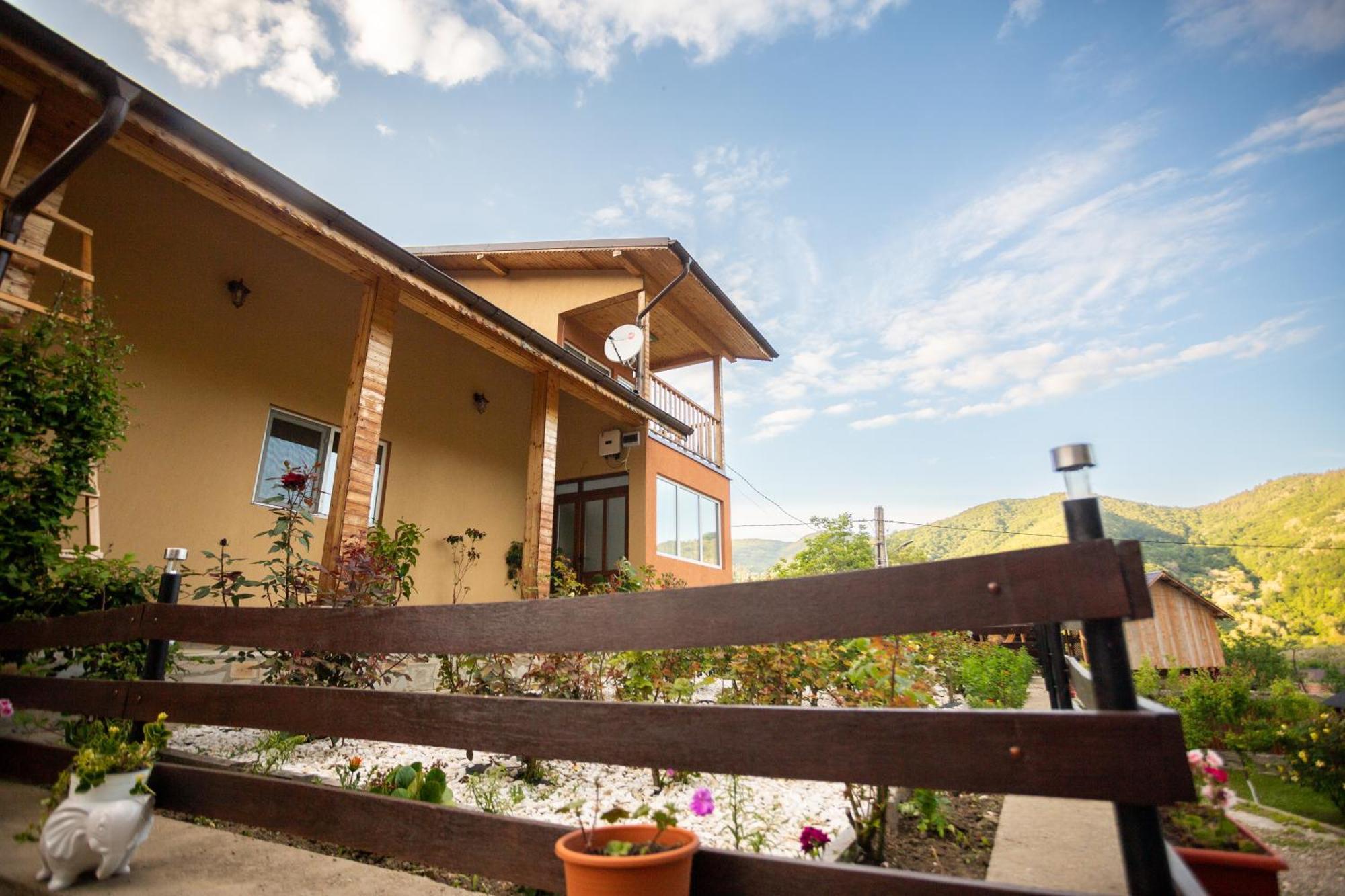 Casa Rumelia Paltineni Ngoại thất bức ảnh