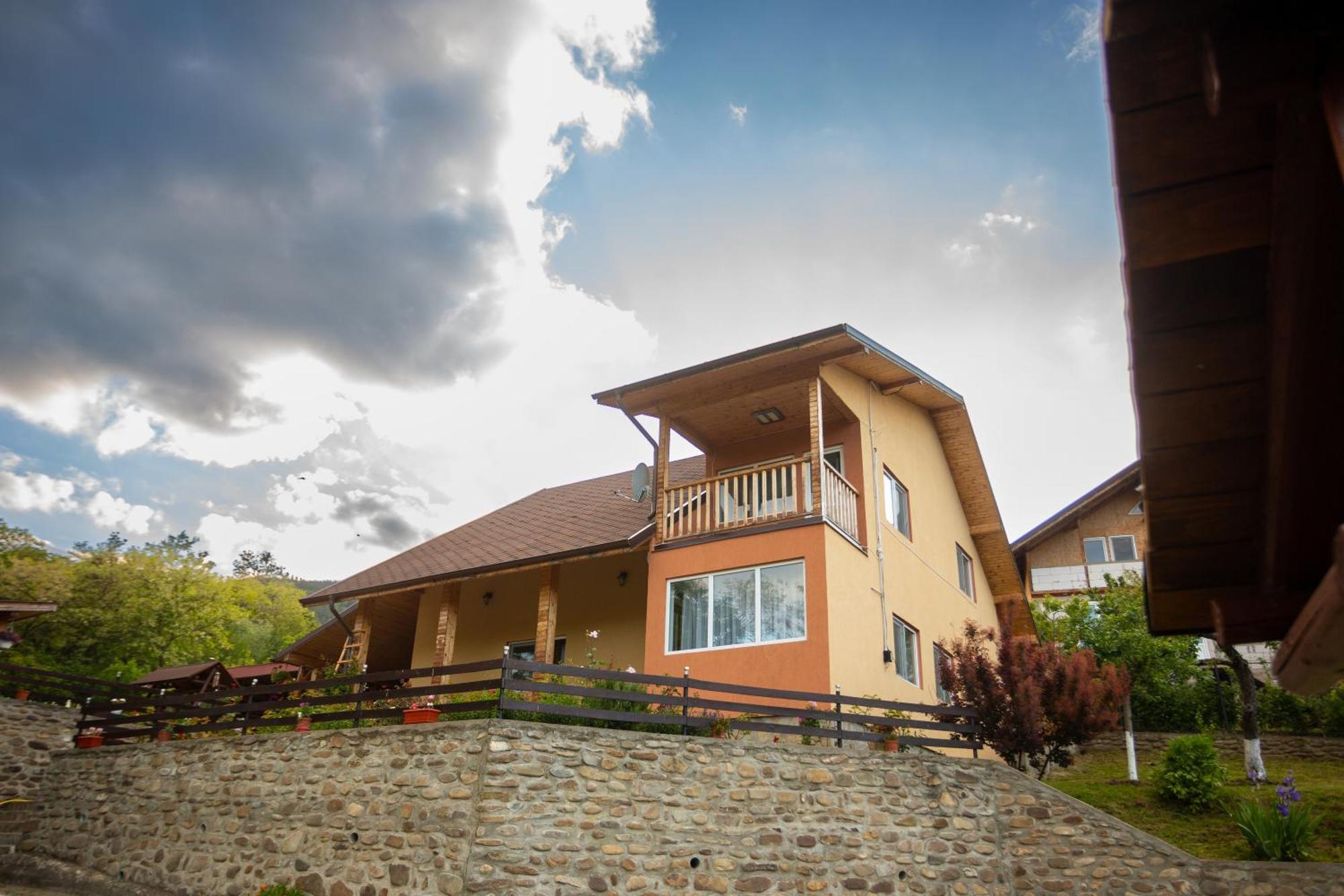 Casa Rumelia Paltineni Ngoại thất bức ảnh