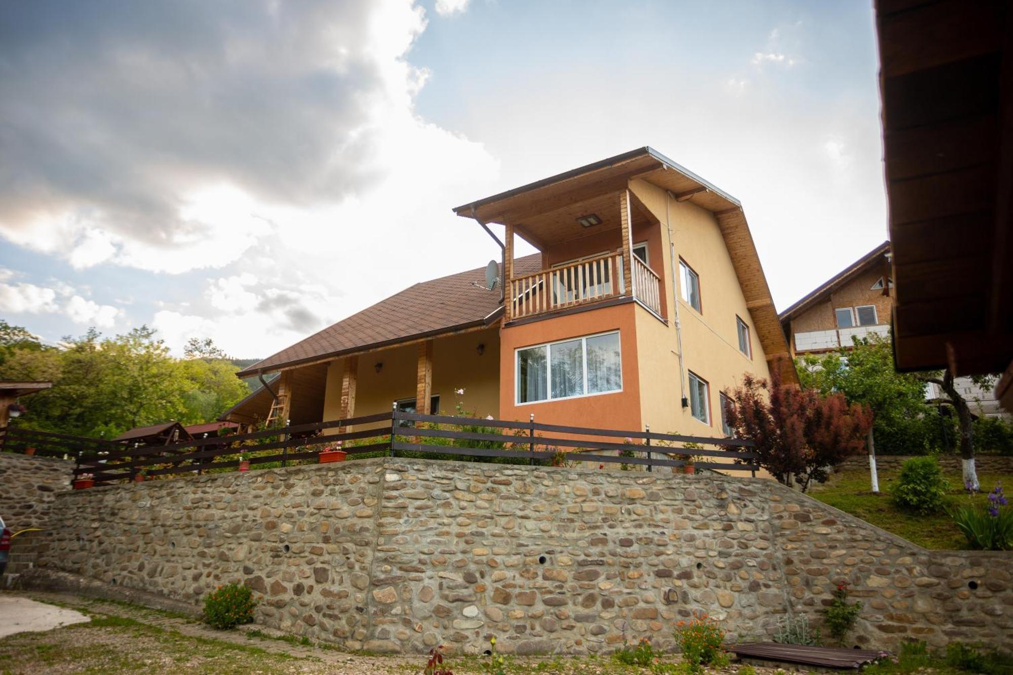 Casa Rumelia Paltineni Ngoại thất bức ảnh